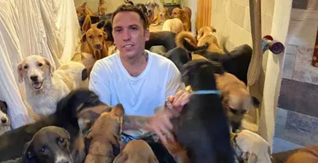 Mexican Man Opens his Home to 300 Dogs in Path of Hurricane